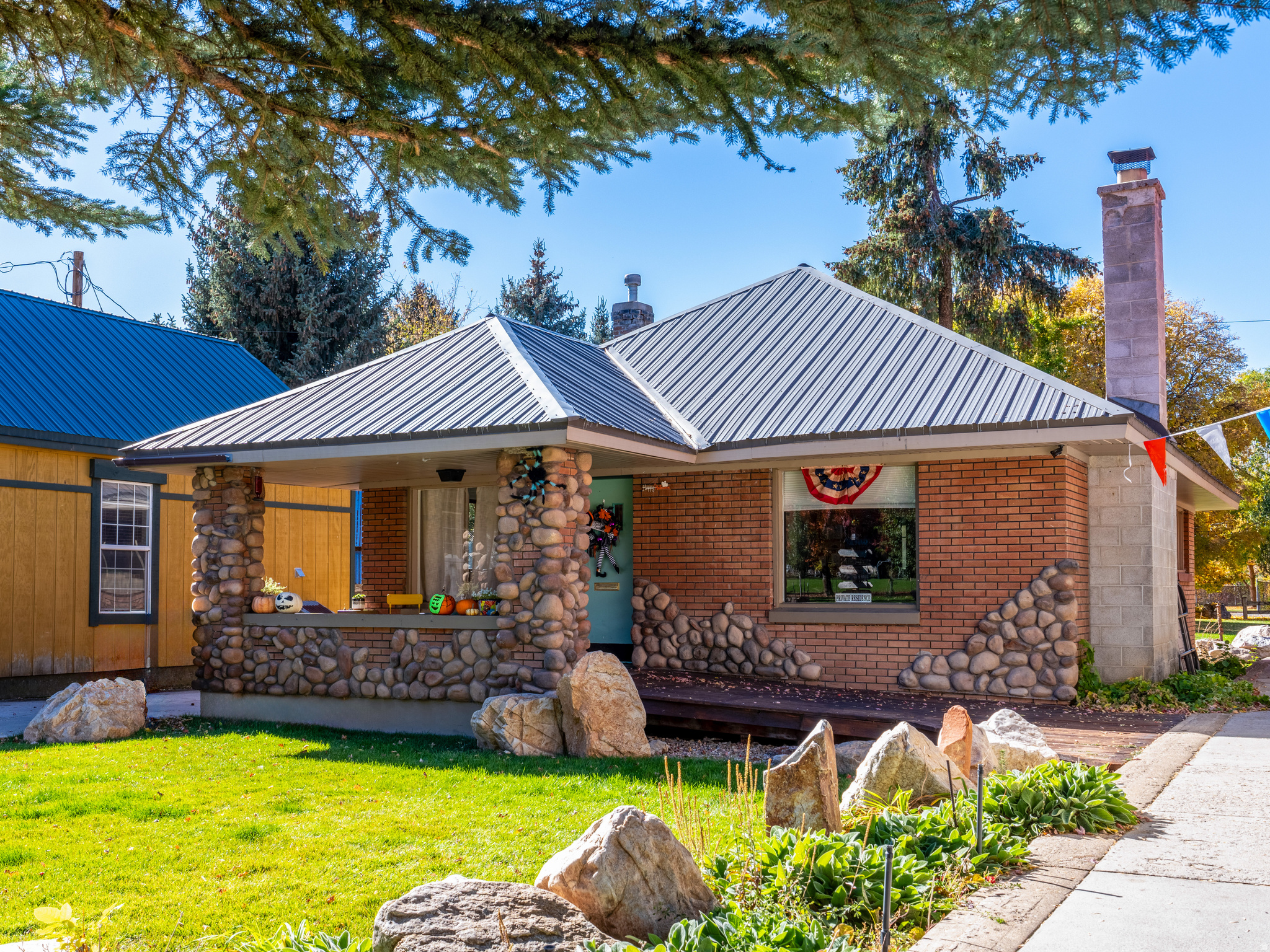 237 S 7400 E, Huntsville, UT 84317 — photo 1