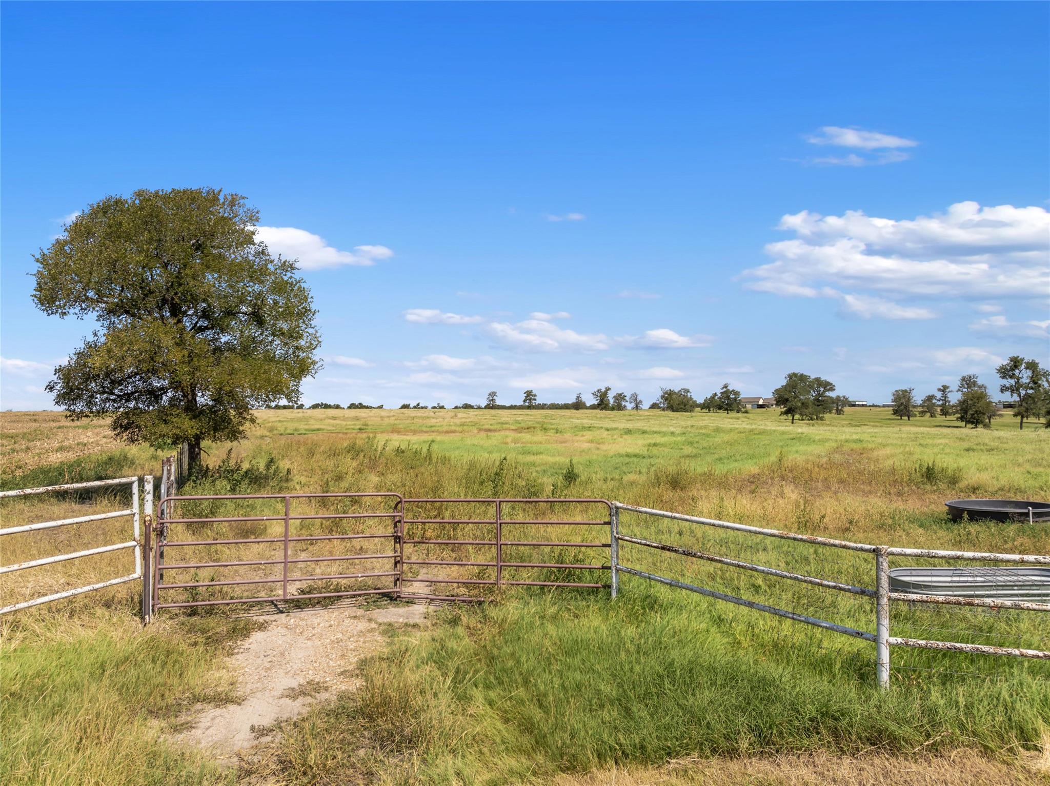 12500 County Line Rd, Elgin, TX 78621 — photo 1