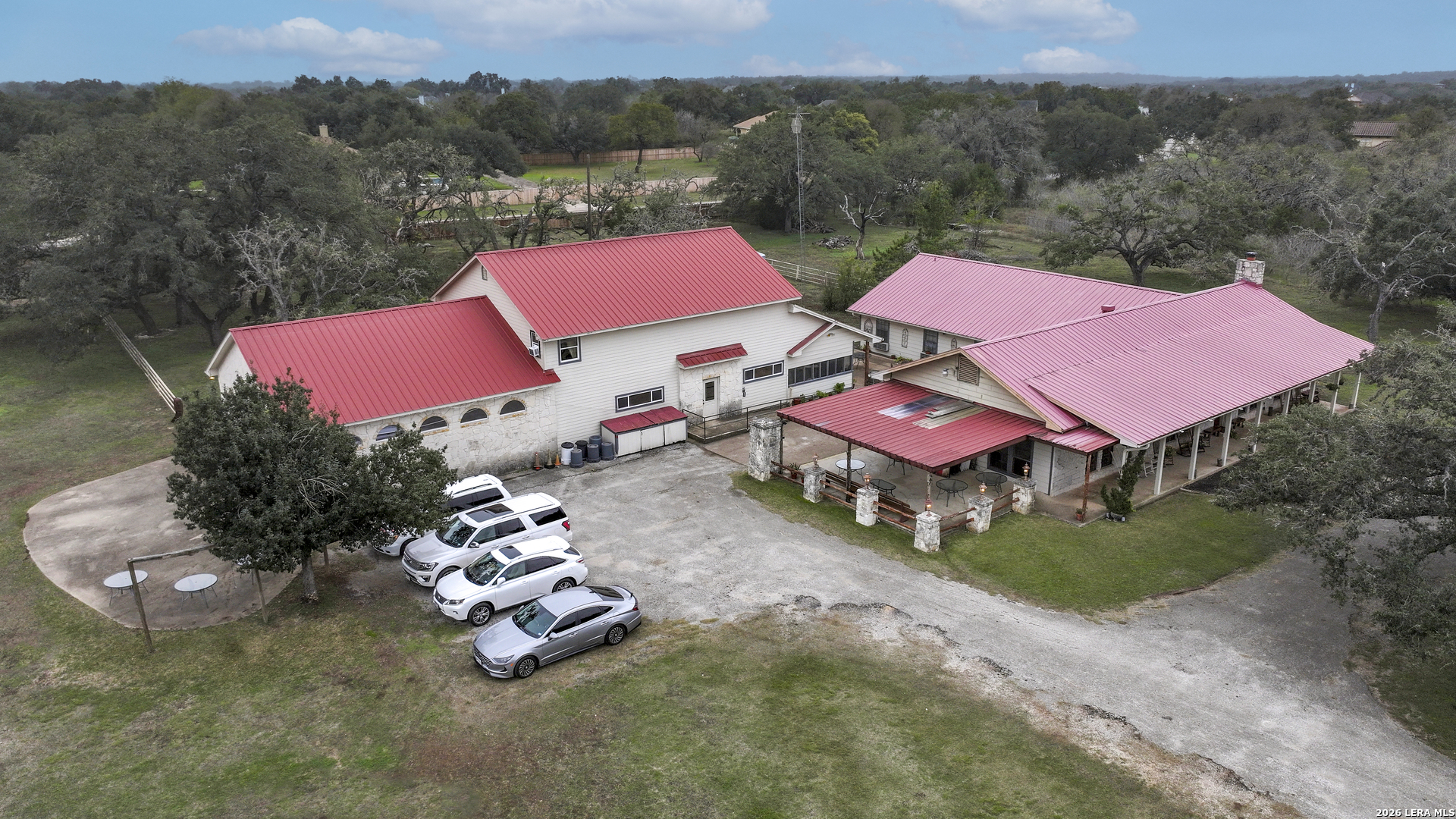 292 W BARTLETT DR, Buda, TX 78610 — photo 1