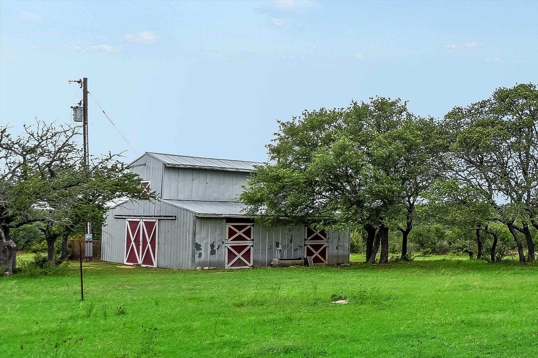 320 Valley Oak Dr, Dripping Springs, TX 78620 — photo 1