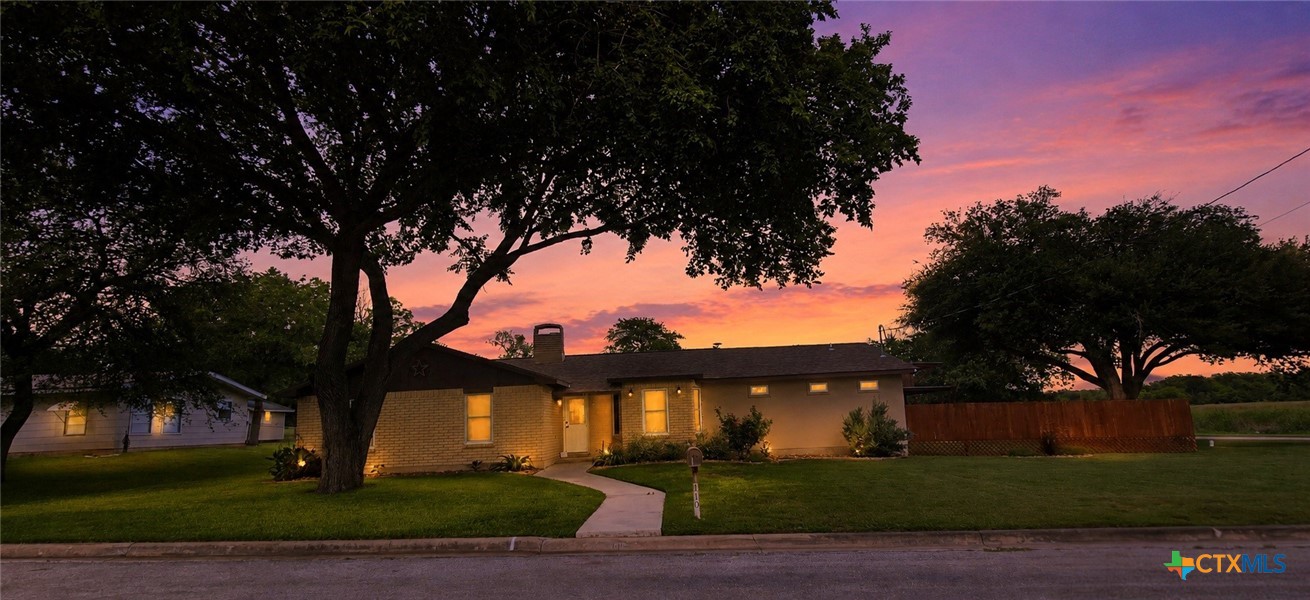 110 Live Oak Street, Gonzales, TX 78629 — photo 1