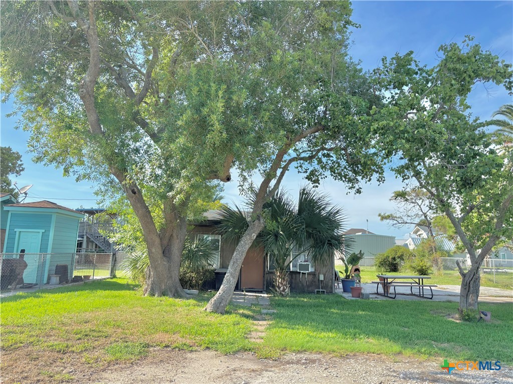 103 E Jefferson Avenue, Port O'Connor, TX 77982 — photo 1