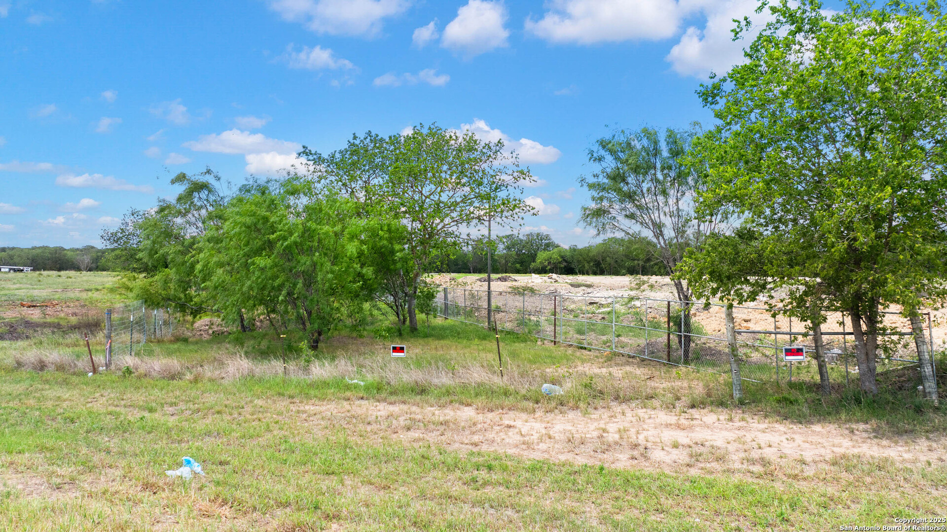 Ww White, San Antonio, TX 78222 — photo 1