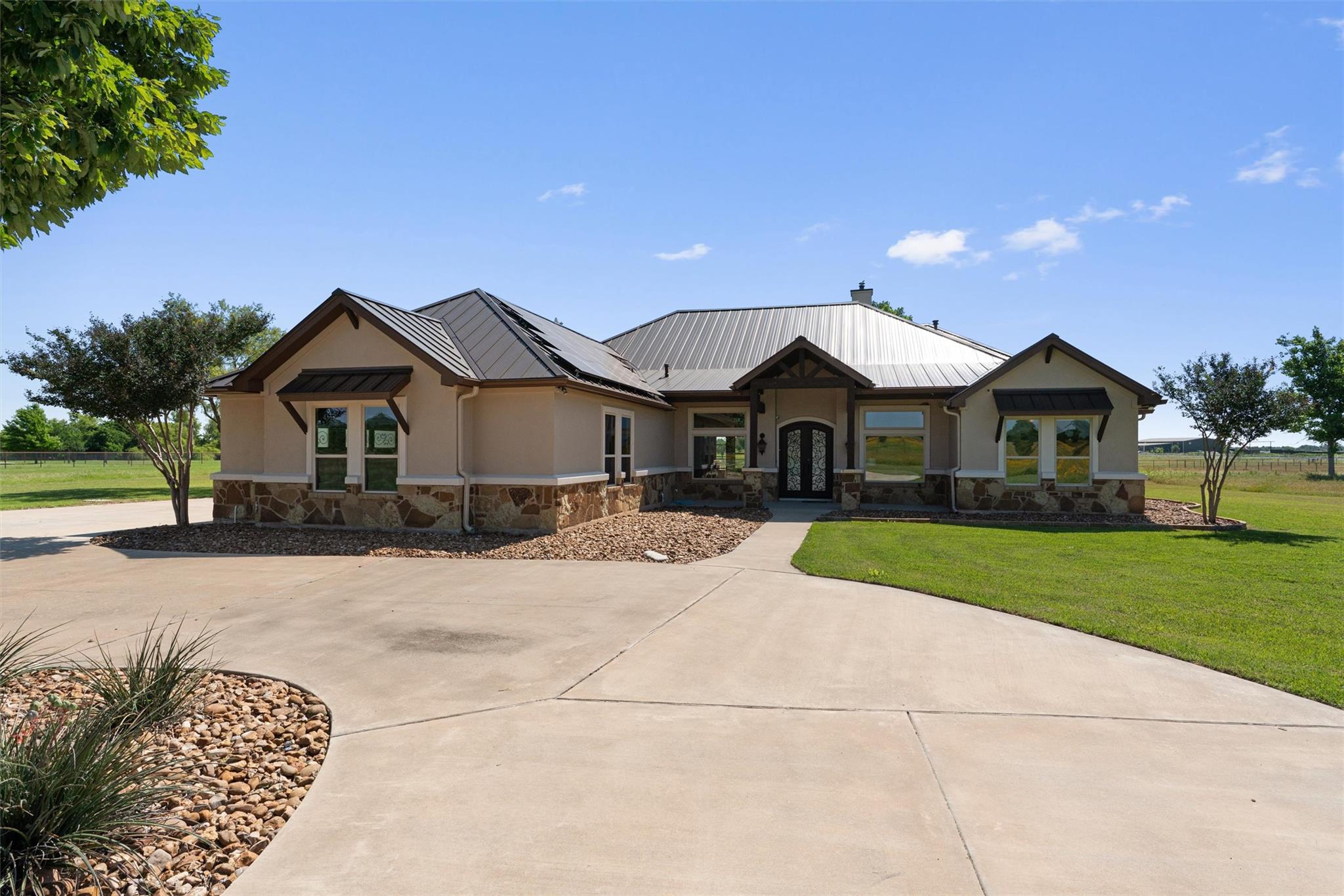 619  Heritage Cv, Hutto, TX 78634 — photo 1