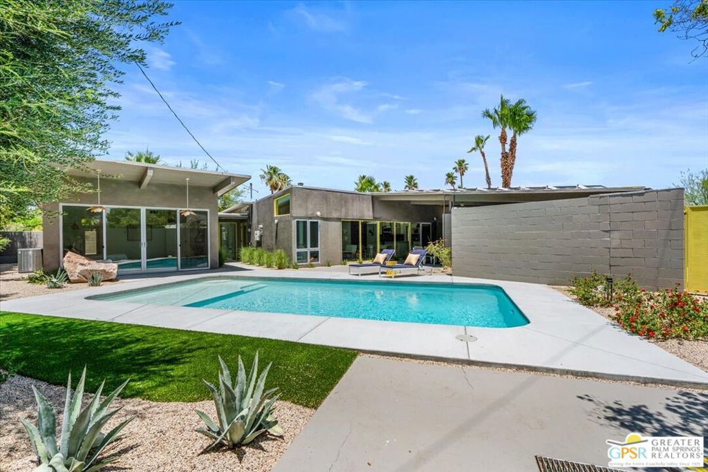 2839 N Davis Way, Palm Springs, CA 92262 — photo 1