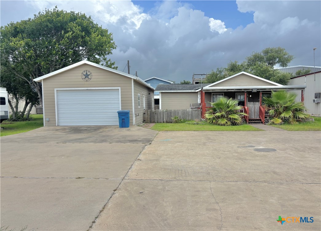 101 Cassie Street, Port O'Connor, TX 77982 — photo 1