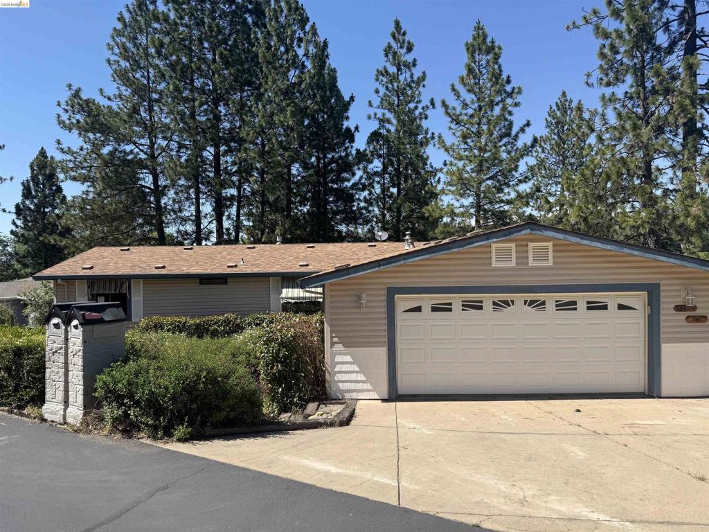 22700 Hidden Hollow Dr, Groveland, CA 95321 — photo 1