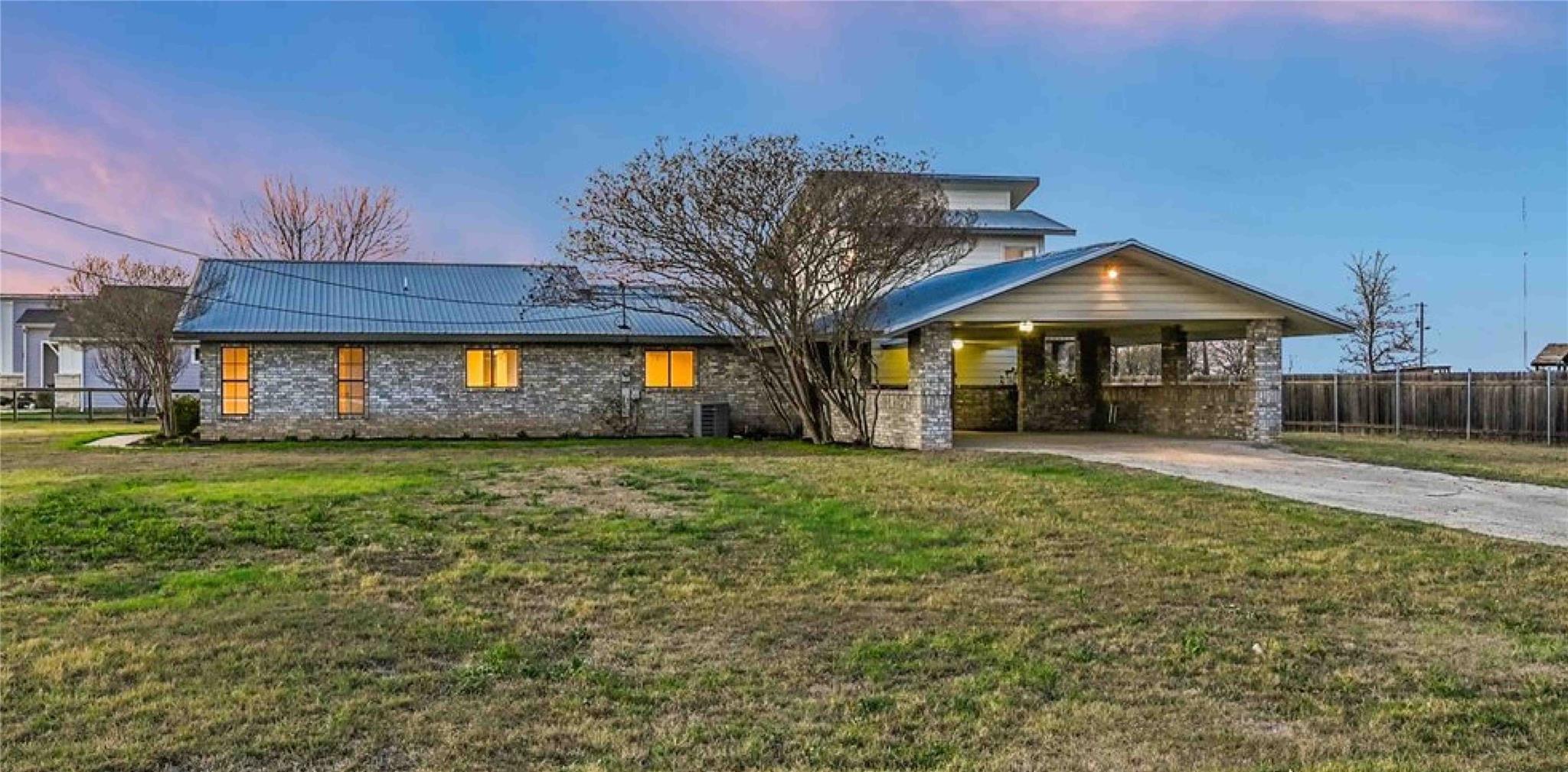 122  Forest Lake Dr, Del Valle, TX 78617 — photo 1