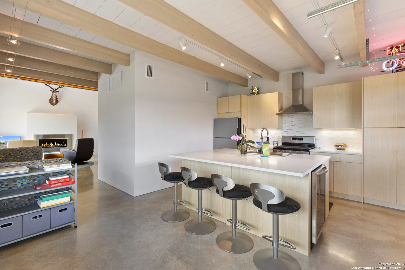 370 Gray Wolf, Blanco, TX 78606 — photo 1