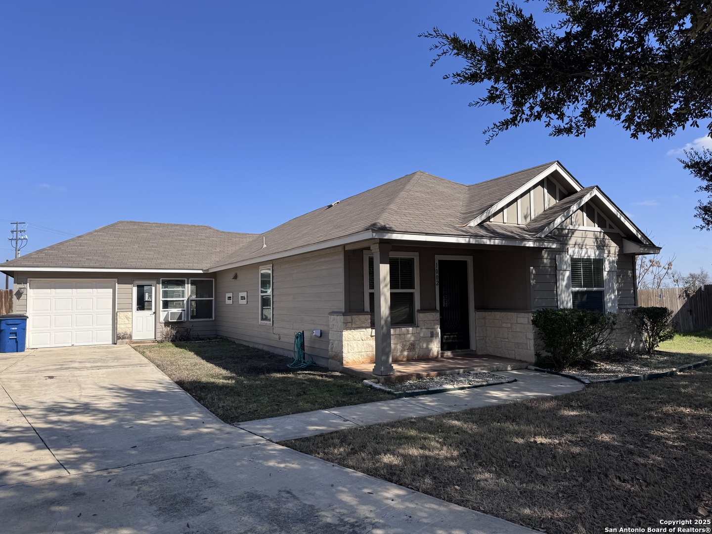 1002 BIRDSONG LN, New Braunfels, TX 78130 — photo 1