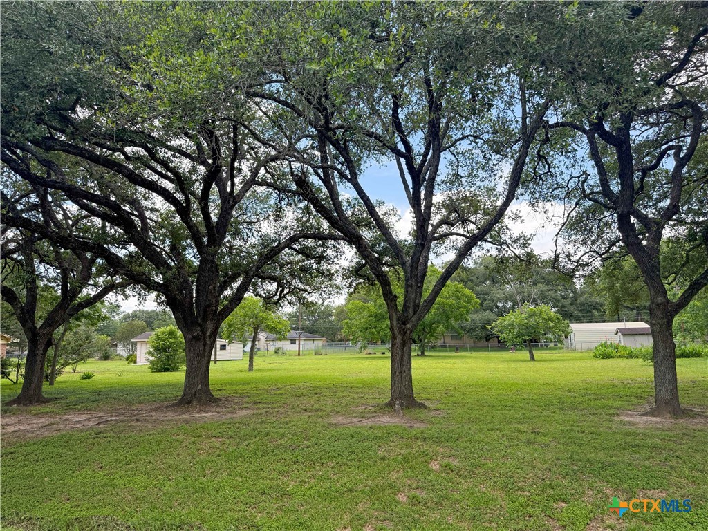 404 Blyth Road, Victoria, TX 77904 — photo 1