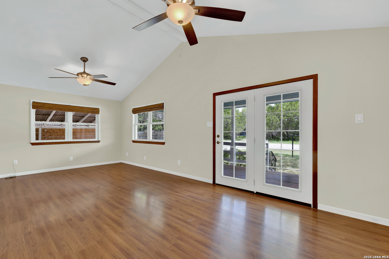 1685 LAKEVIEW DR, ,  78133 — photo 1