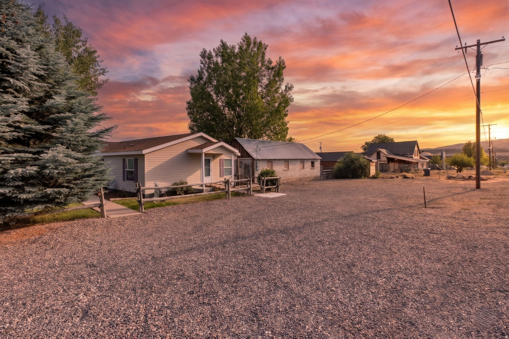 350 E CENTER ST, Fairview, UT 84629 — photo 1