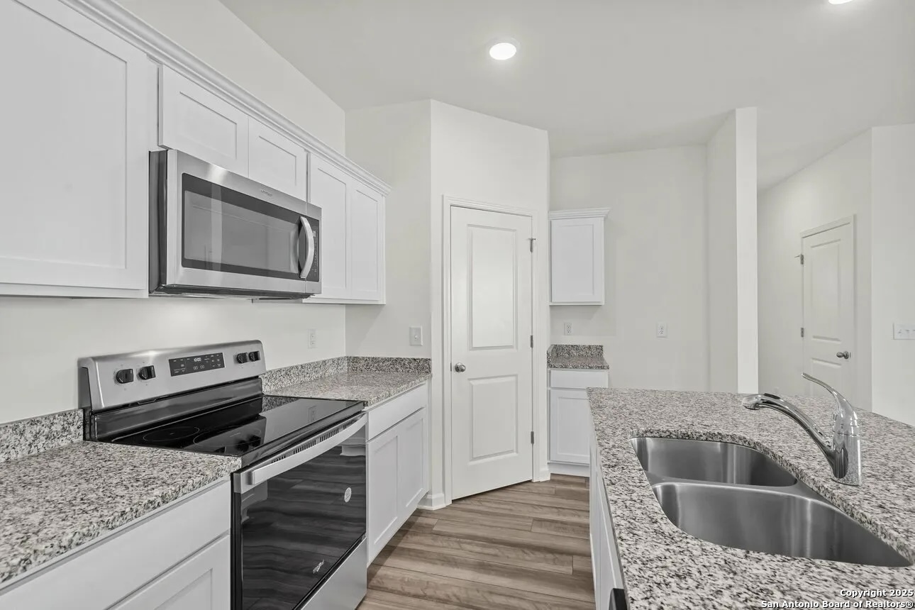 10156 Galineer Glen, , 78154 — photo 1