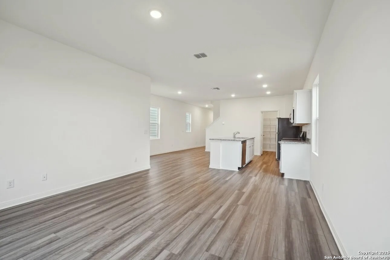 3014 Dreamweaver, ,  78222 — photo 1