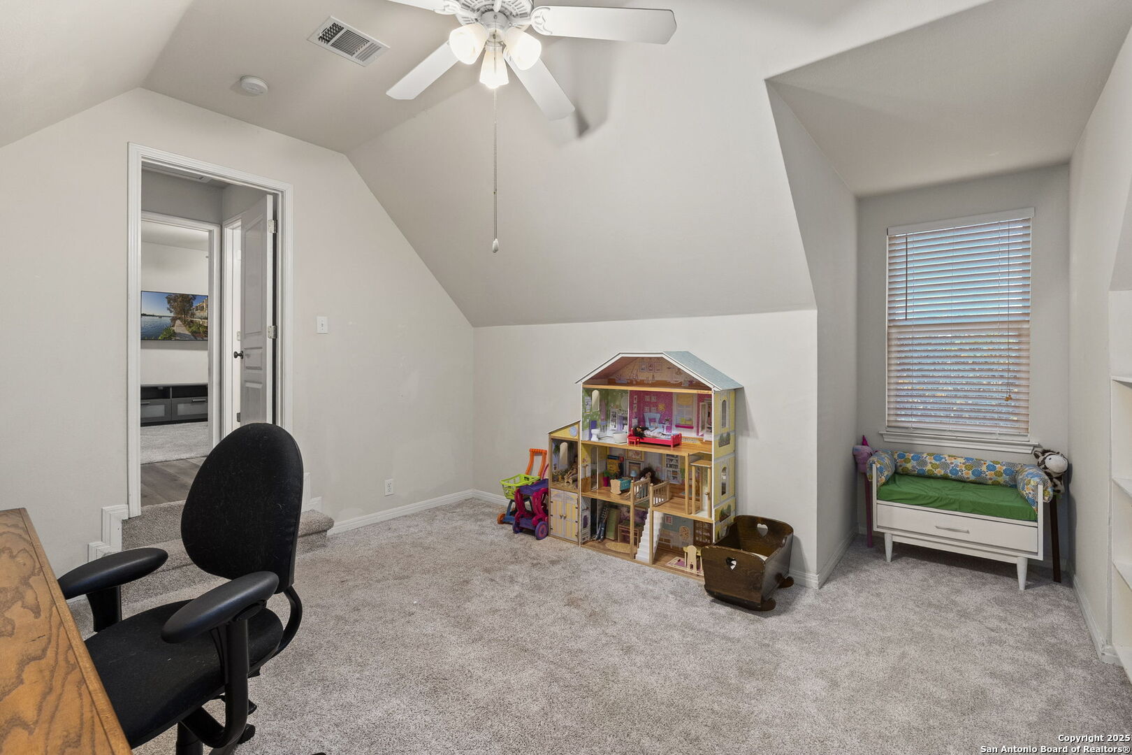 9119 Cap Mountain Dr, ,  78255 — photo 1