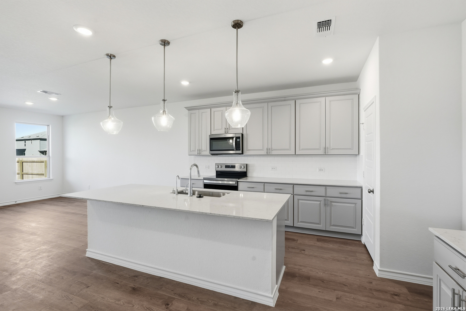 506 Nightingale Avenue, , 78124 — photo 1