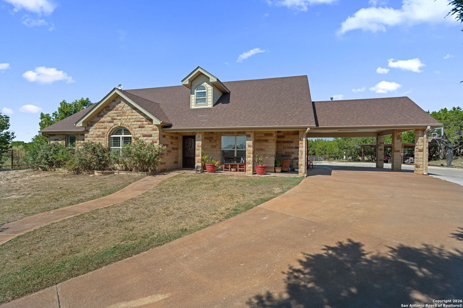 2804 County Road 1045, ,  76550 — photo 1