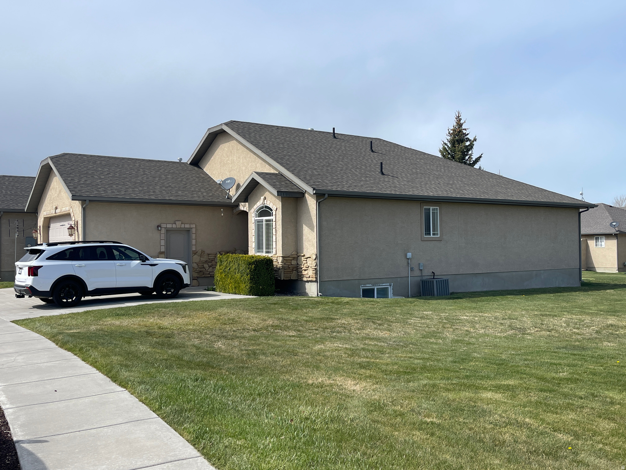 2054  COTTAGE LN, Garden City, UT 84028 — photo 1