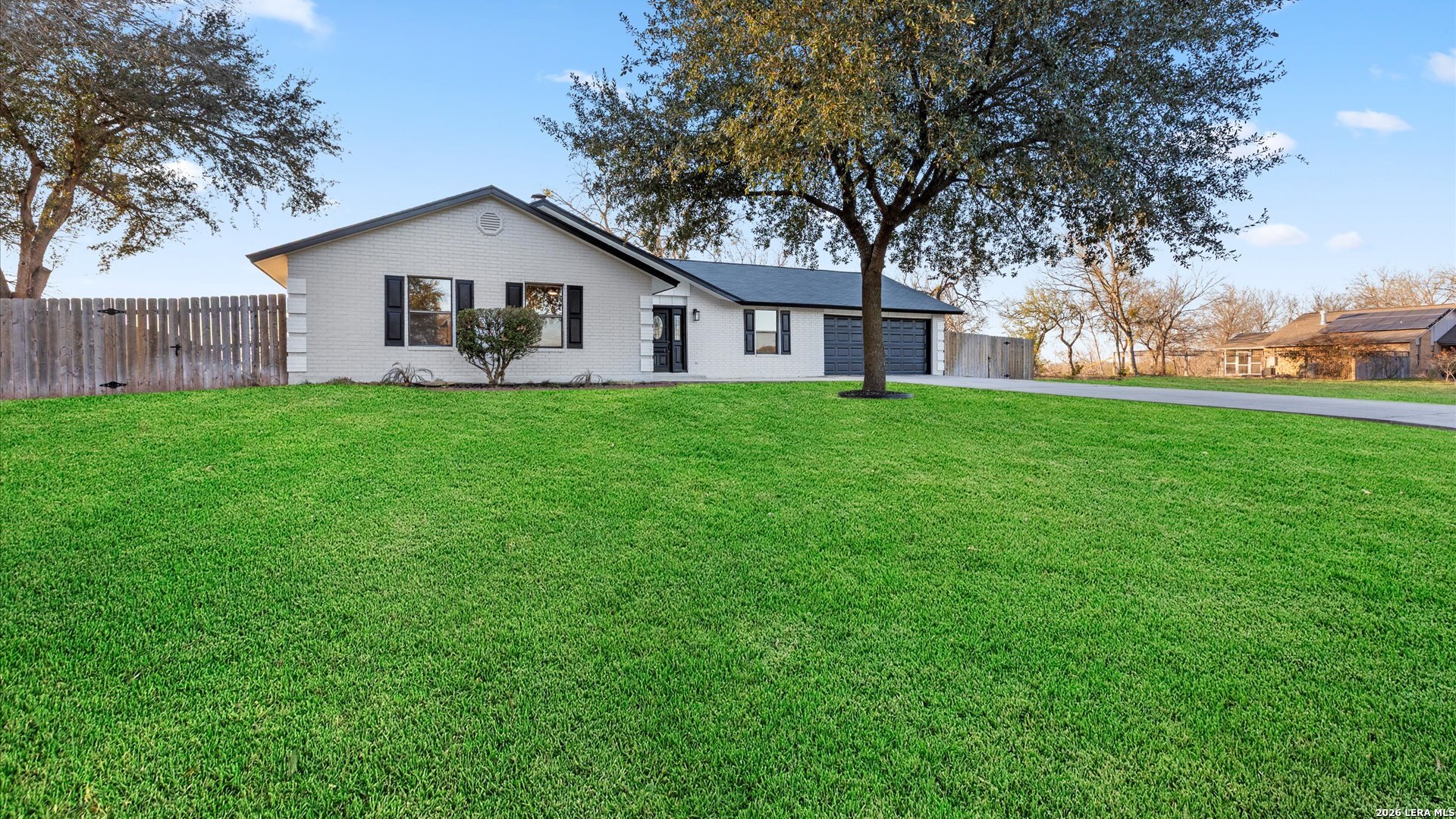 300 RIDGE CREST DR, ,  78155 — photo 1