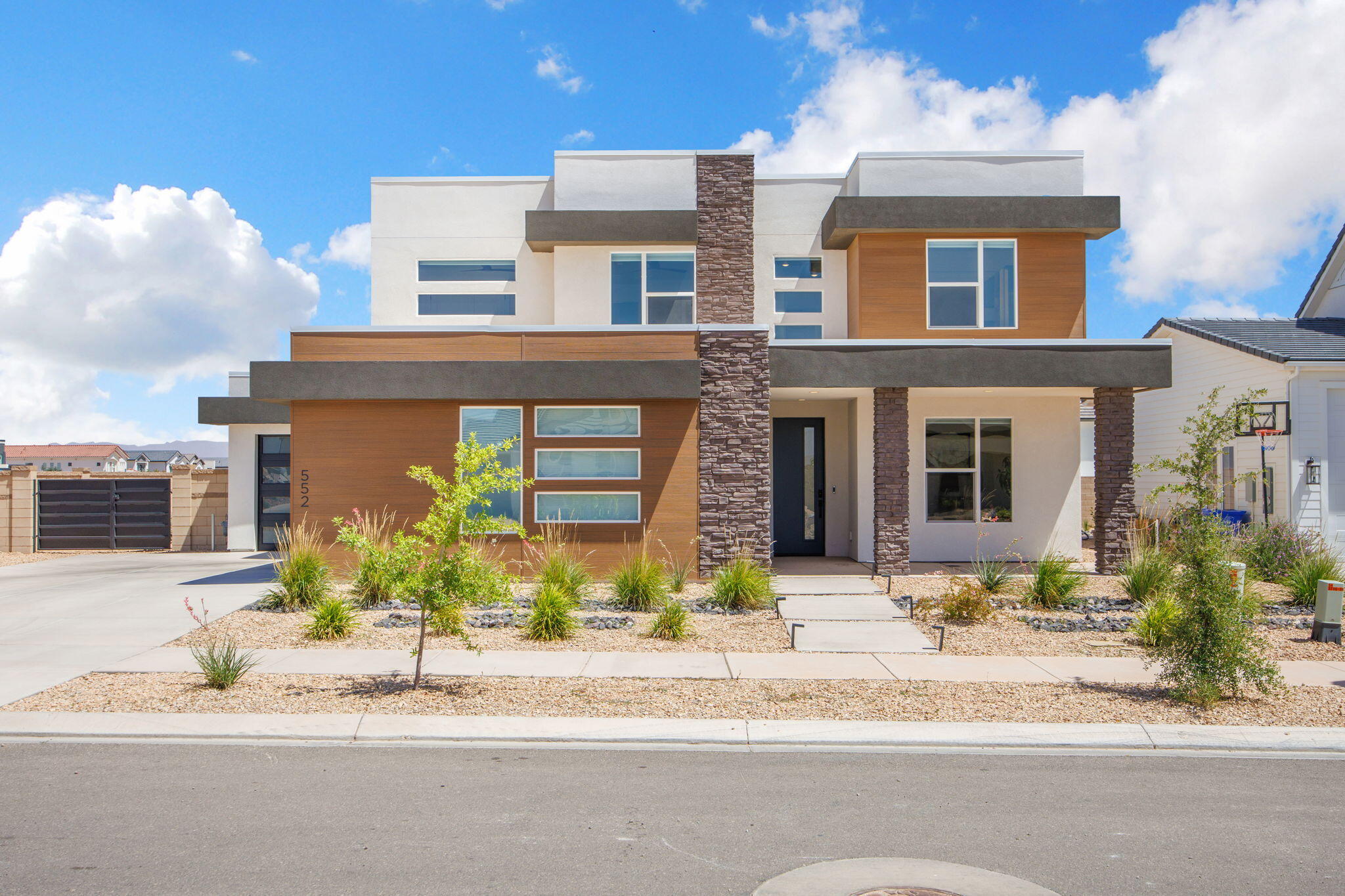 552 W CANYON PINE DR, St George, UT 84790 — photo 1