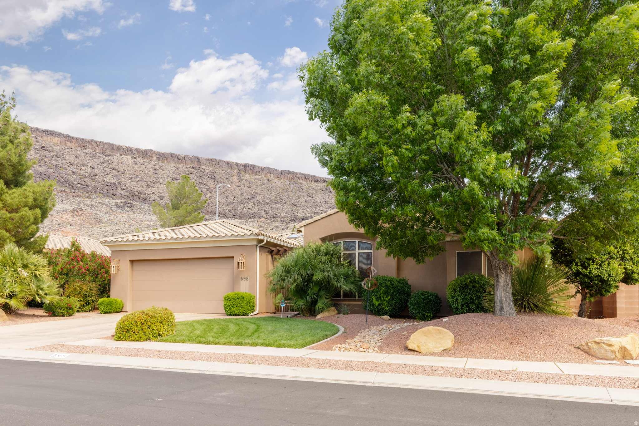 595 S PINEBROOK LN, St. George, UT 84770 — photo 1