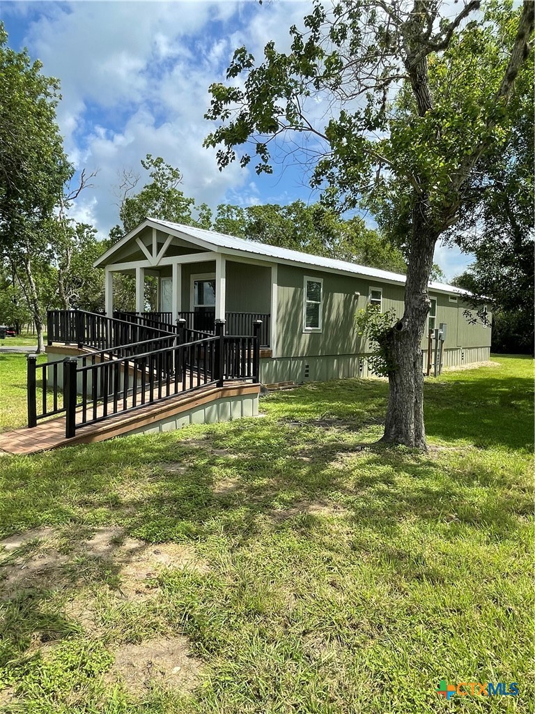 908 N Colorado Street, Edna, TX 77957 — photo 1