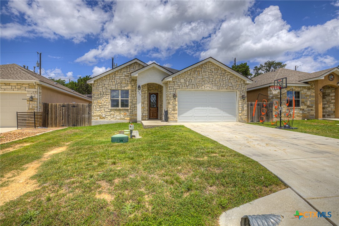 627 Hummingbird Hill, Canyon Lake, TX 78133 — photo 1