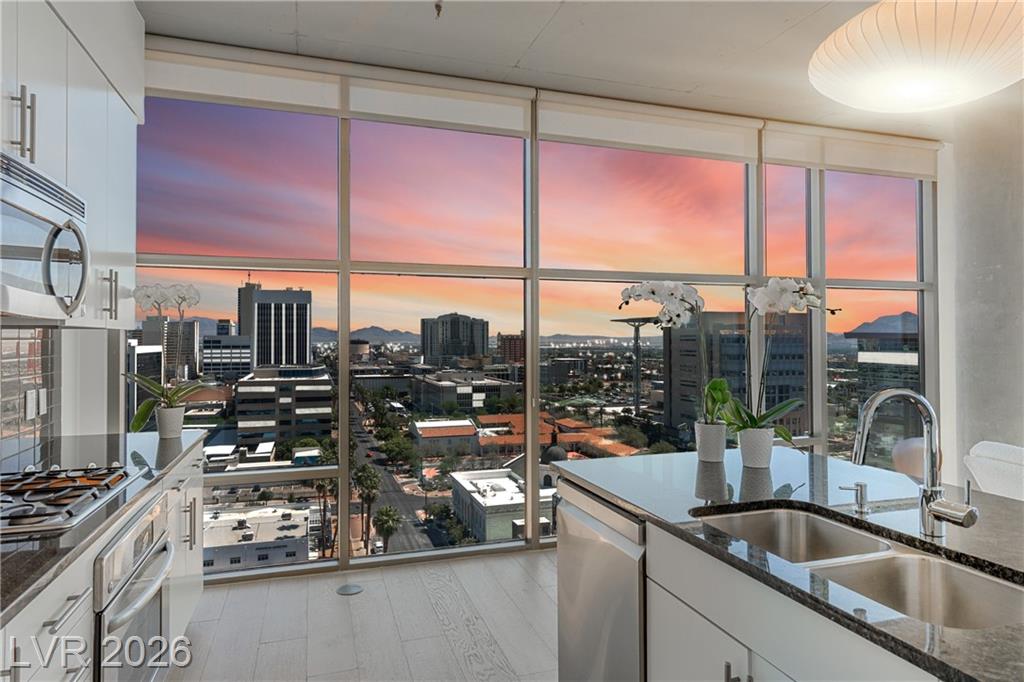 353 East Bonneville Avenue 1305, Las Vegas, NV 89101 — photo 1