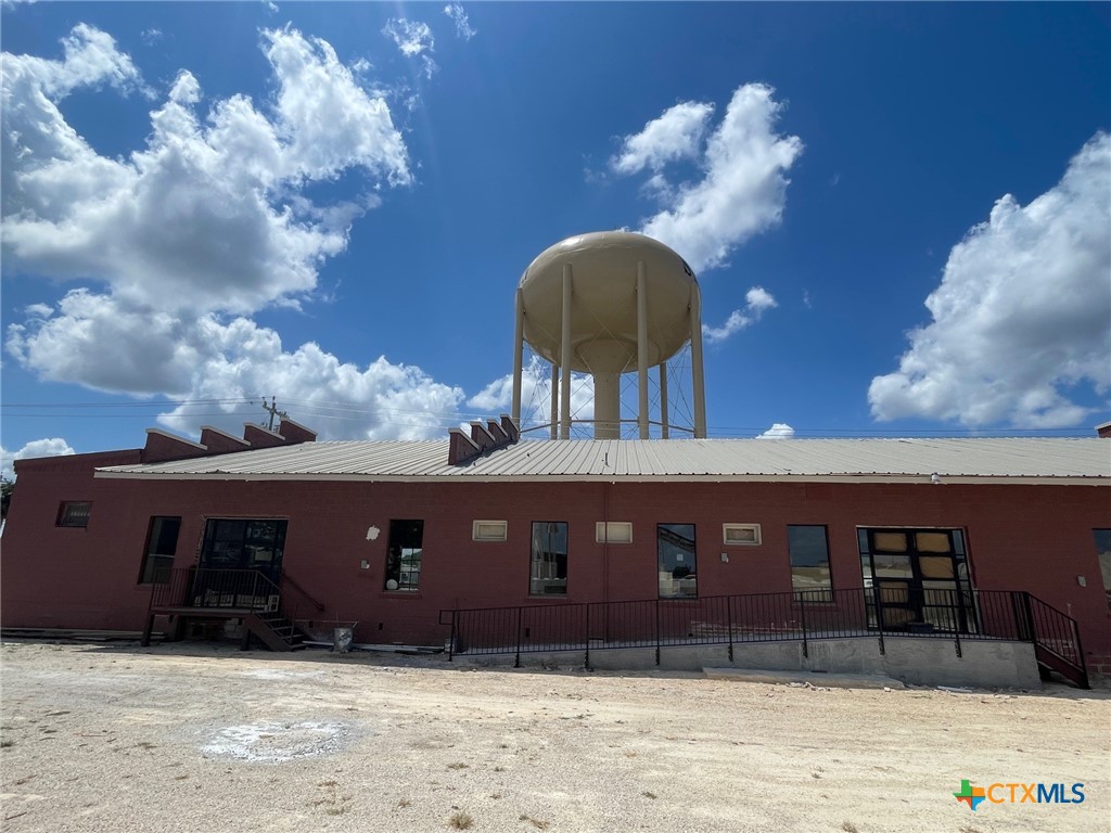 1308 N Bowie Street, Seguin, TX 78155 — photo 1
