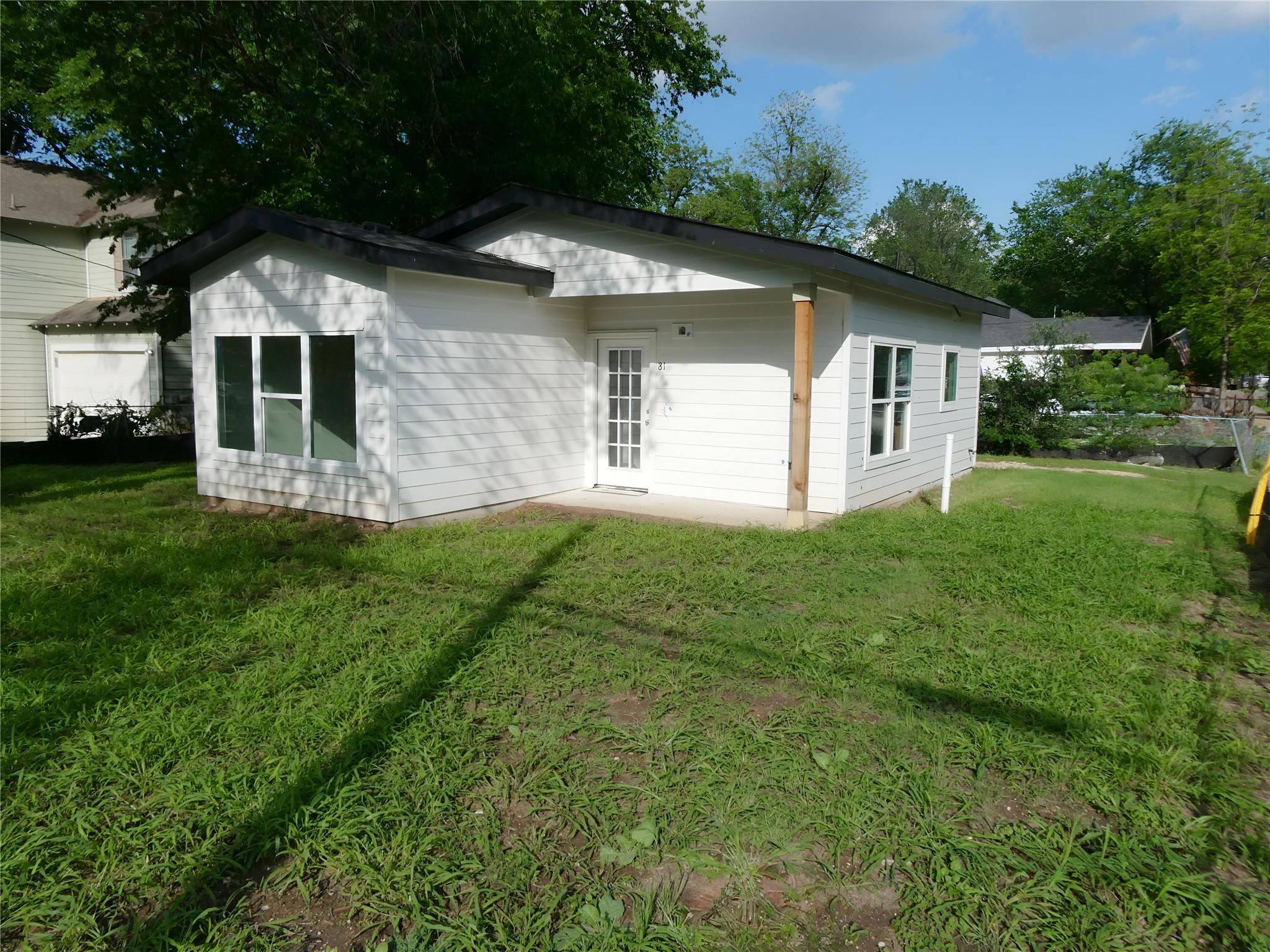 81 WALLER, Austin, TX 78702 — photo 1