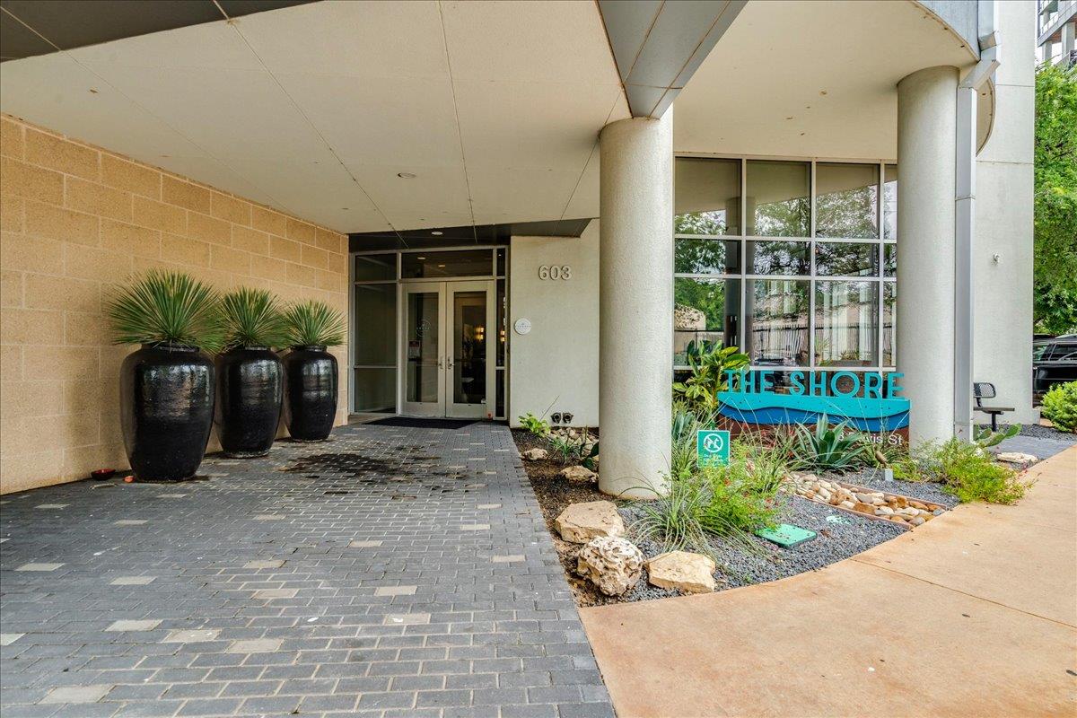 603 Davis, Austin, TX 78701 — photo 1