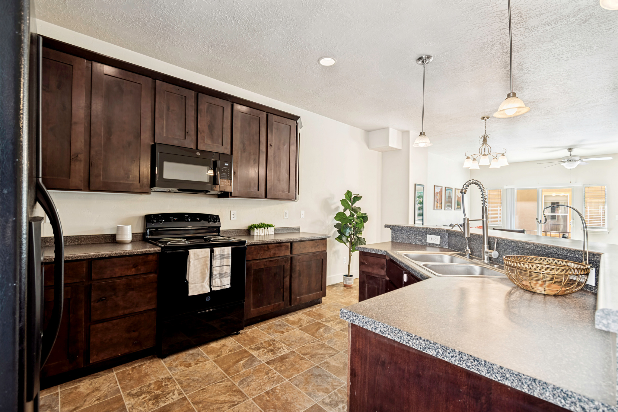 3750 S PRAIRIEWOOD DR, Salt Lake City, UT 84115 — photo 1