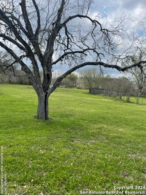 701 N Terry St, Cuero, TX 77954 — photo 1