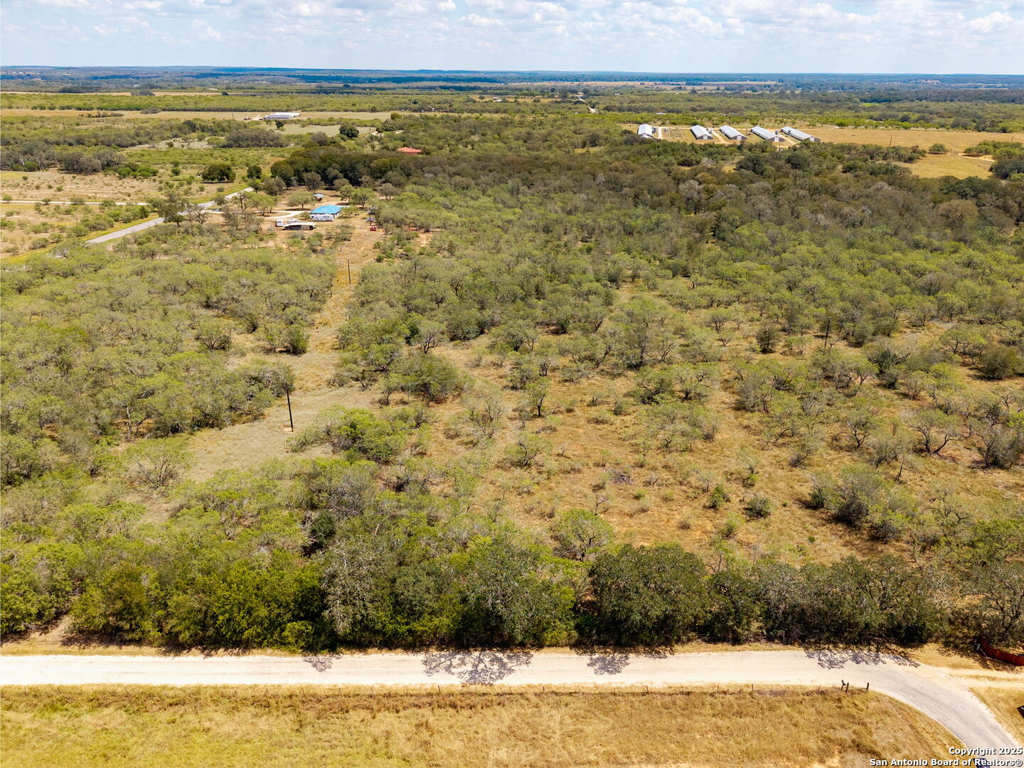 211 HALM RD, Seguin, TX 78155 — photo 1