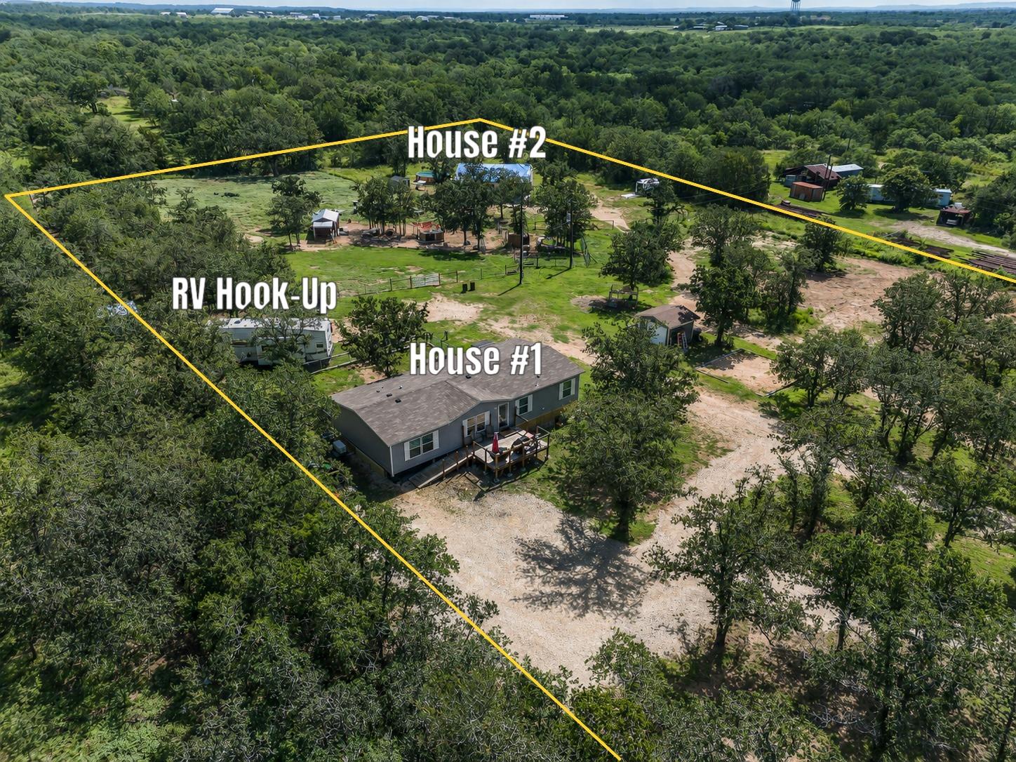 2755 Washburn, Luling, TX 78648 — photo 1