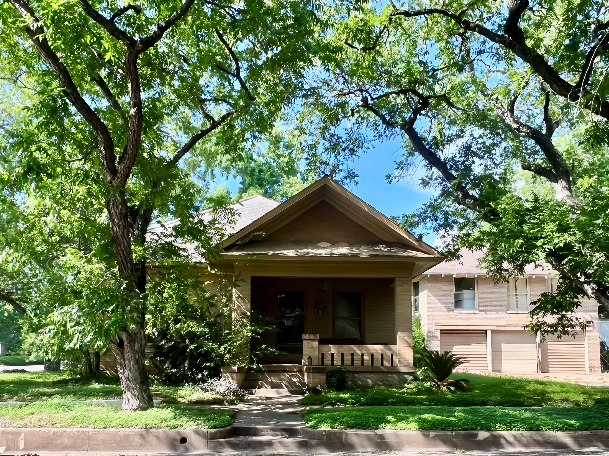 101 6th, Smithville, TX 78957 — photo 1