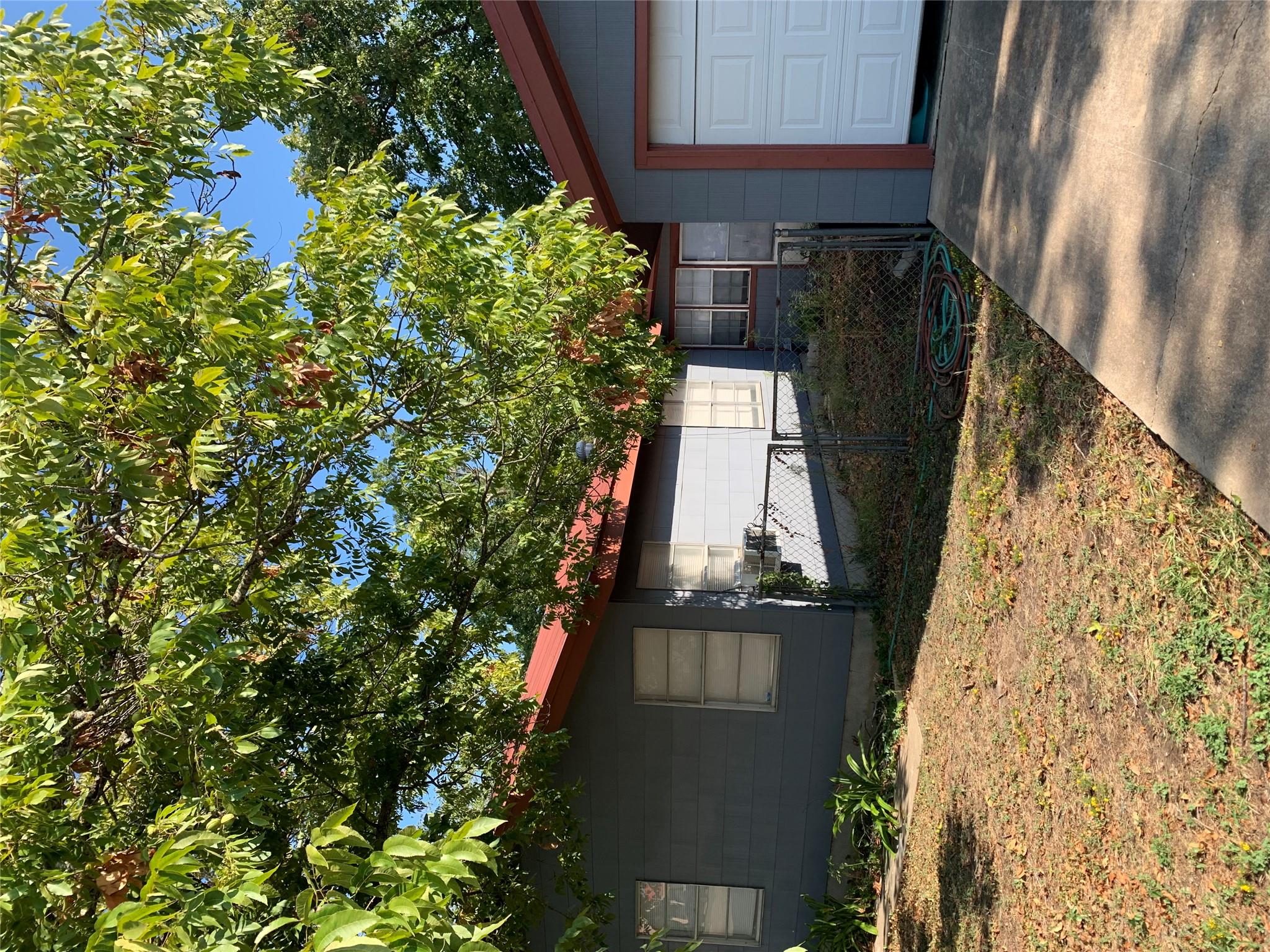 709 W 11TH, Elgin, TX 78621 — photo 1