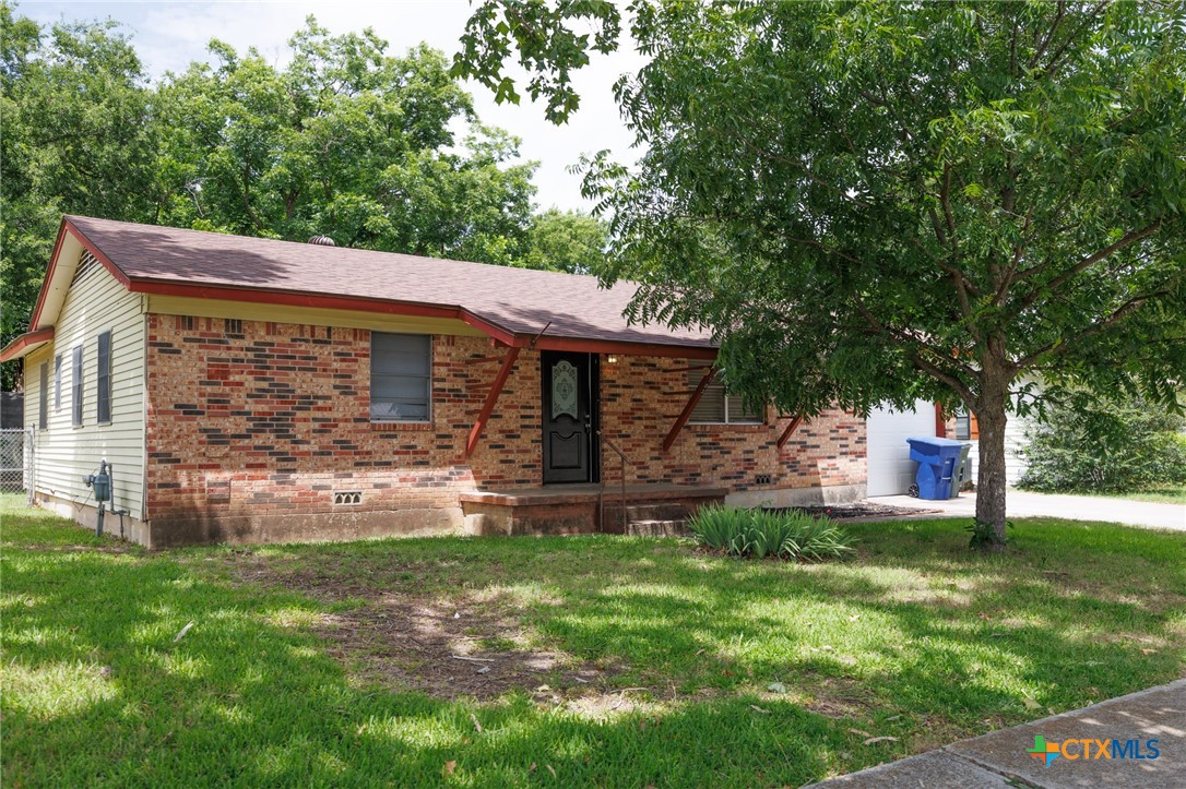 703 W Avenue F, Copperas Cove, TX 76522 — photo 1