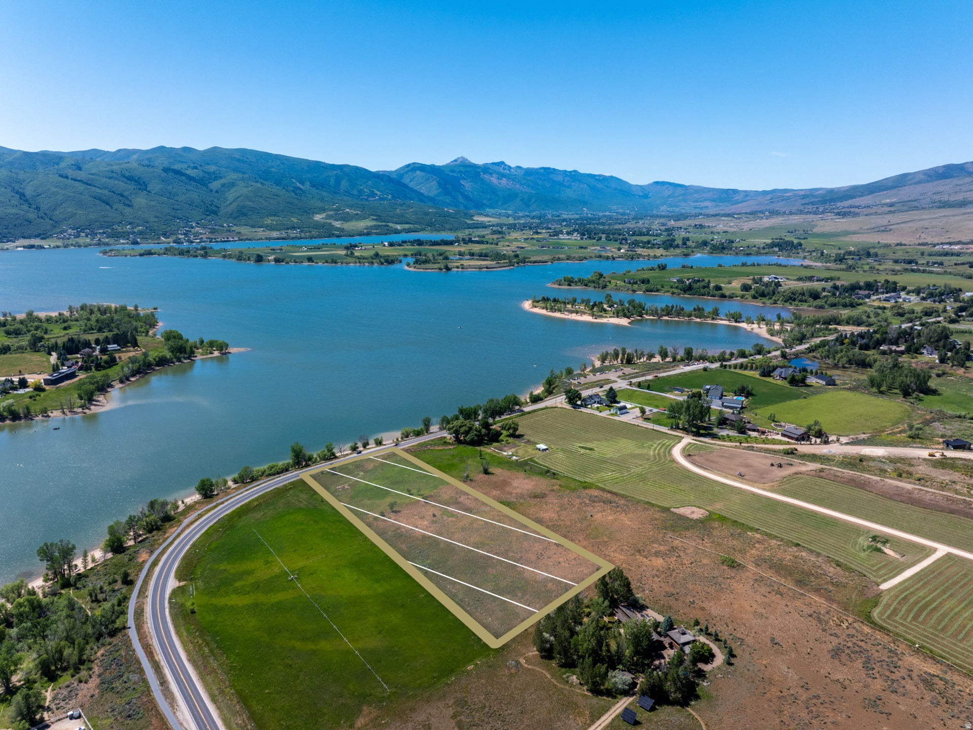 576 N 7100 E, Huntsville, UT 84317 — photo 1