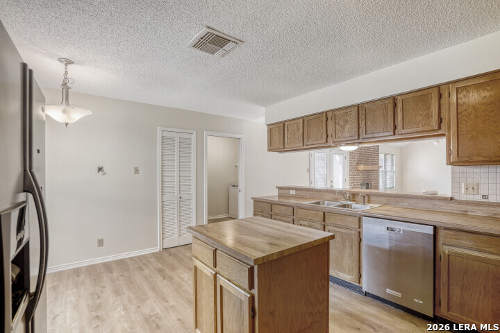 13735 Forest Point, ,  78231 — photo 1