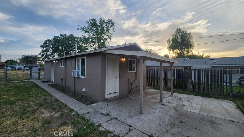 301 Braden, Hanford, CA 93230 — photo 1