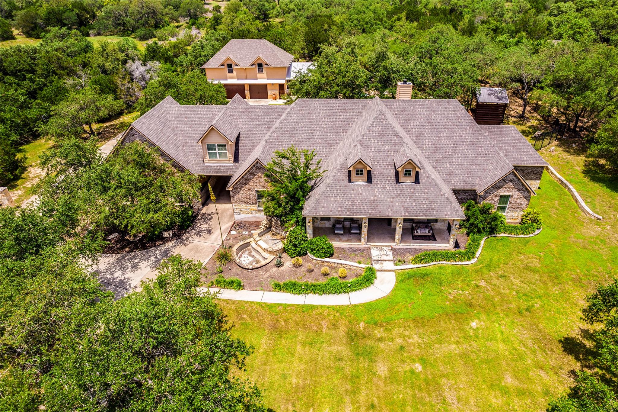 530 Woodland, Driftwood, TX 78619 — photo 1