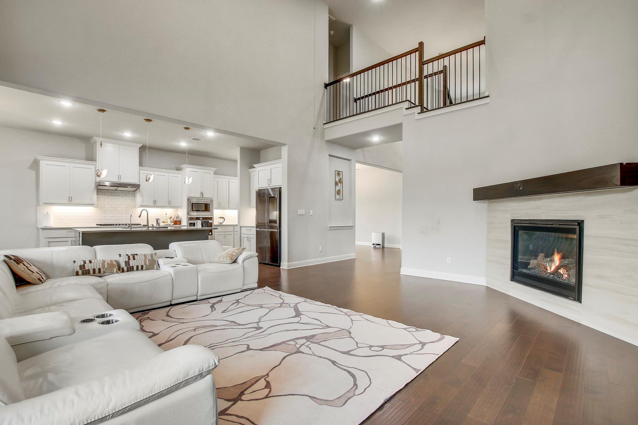 525 Houston, Liberty Hill, TX 78642 — photo 1