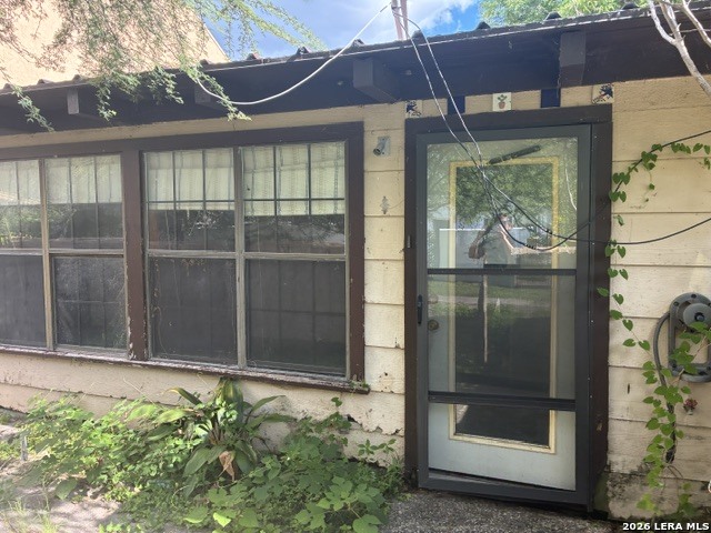 135 Avenida Juarez, ,  78832 — photo 1