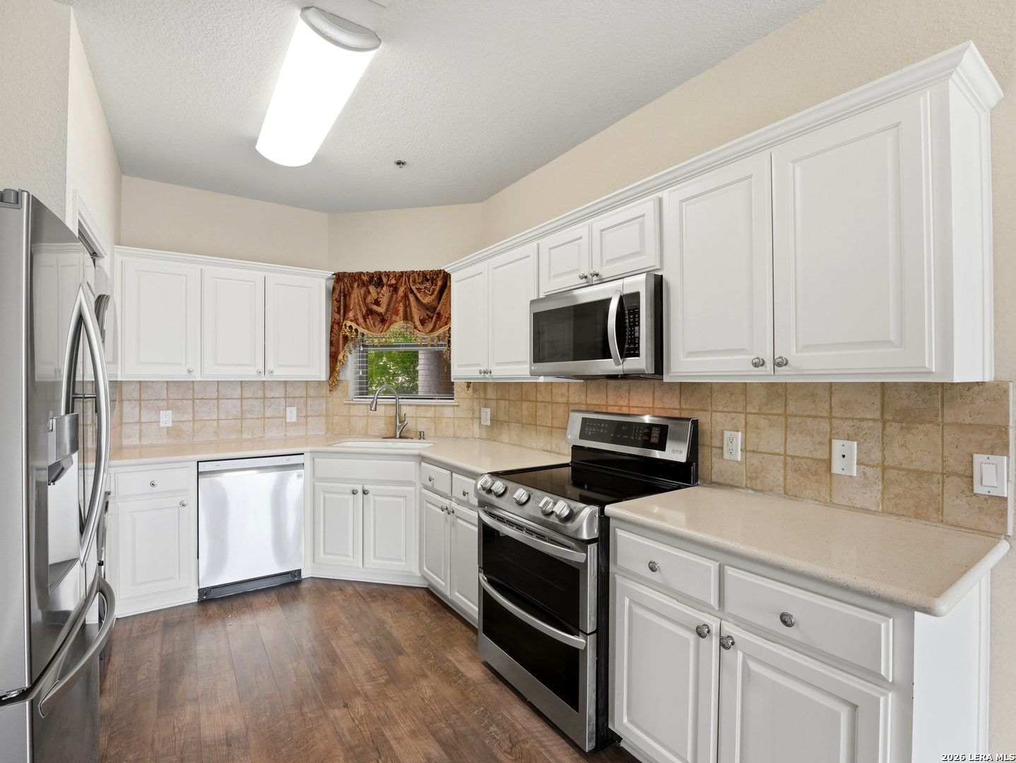 20 TAPATIO DR E, , 78006 — photo 1