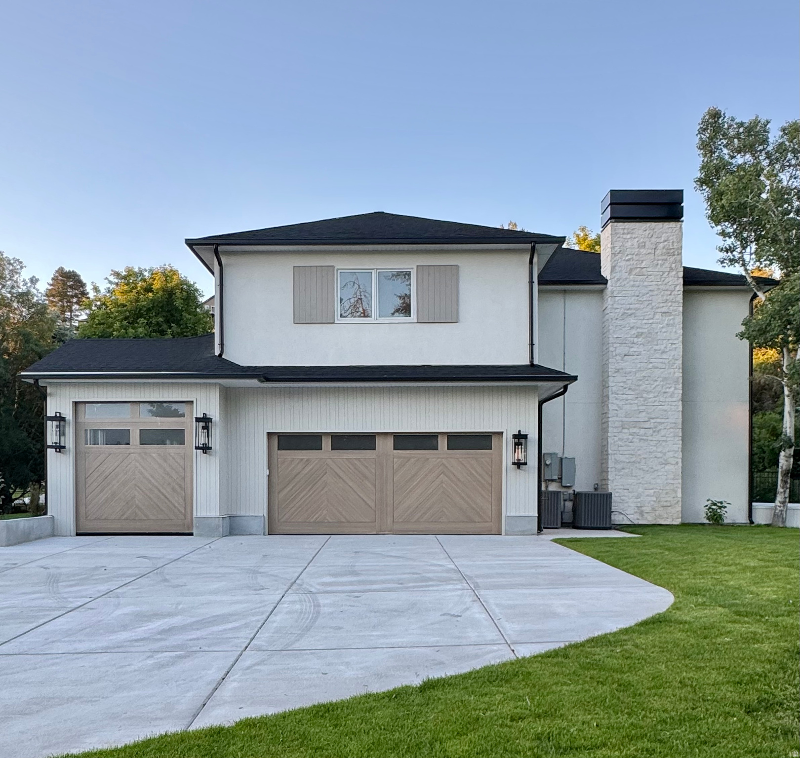8037 S ROYAL LN, Cottonwood Heights, UT 84093 — photo 1