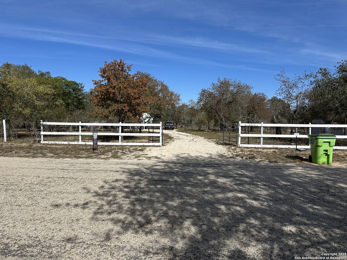 235 E King Phillips, Poteet, TX 78065 — photo 1