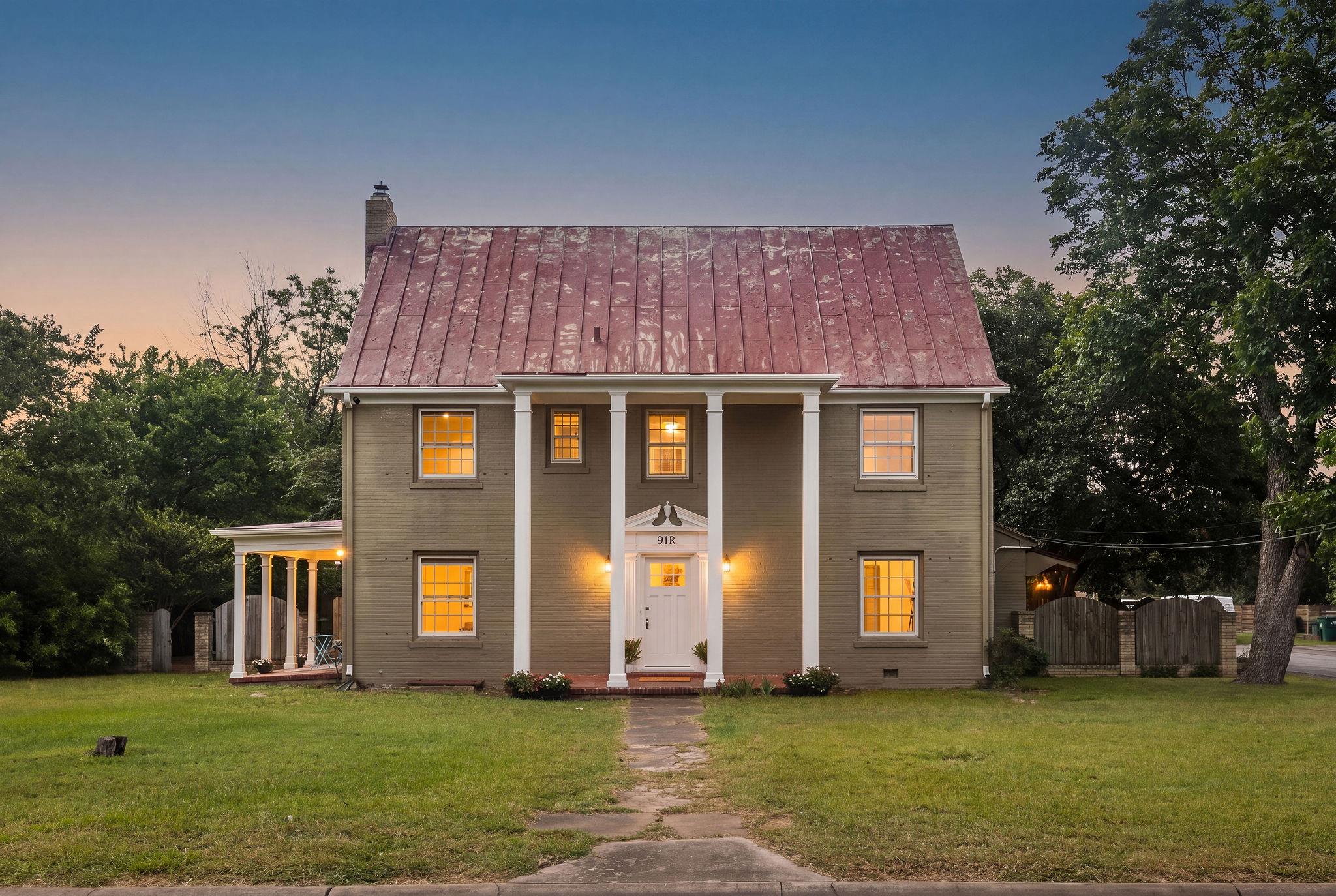 948 Maple, Lockhart, TX 78644 — photo 1