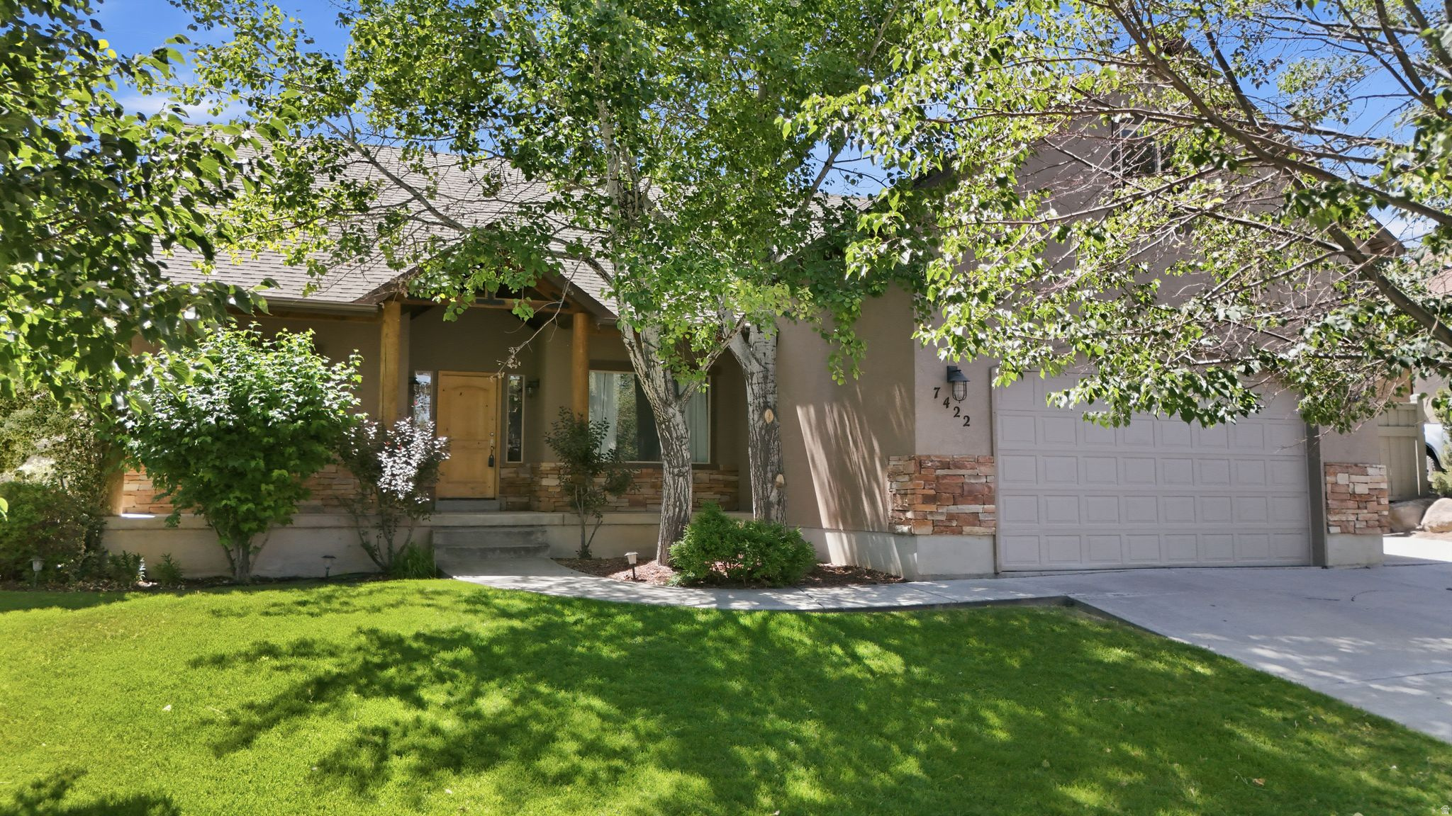 7422  CASTLE ROCK RD, Eagle Mountain, UT 84005 — photo 1